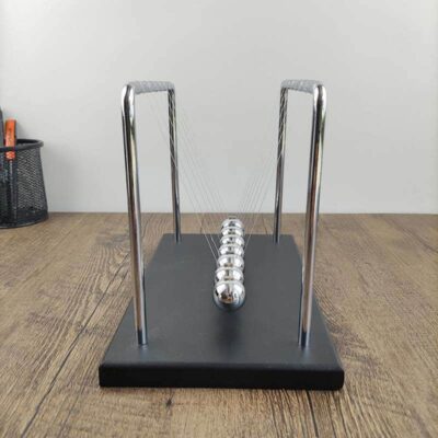 Pendule de Newton 7 billes - Objet Scientifique - Science Labs