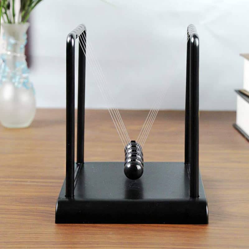 Pendule de Newton Noir - Objet Scientifique - Science Labs