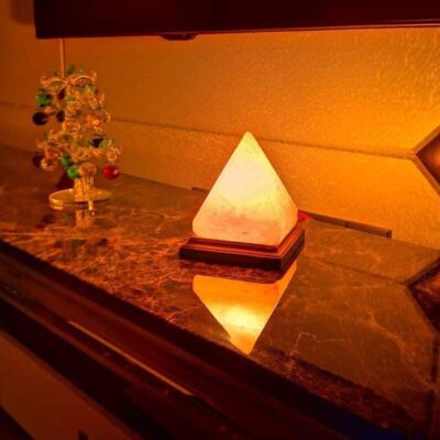 Lampe Pierre de Sel Pyramide - lampe scientifique - deco scientifique