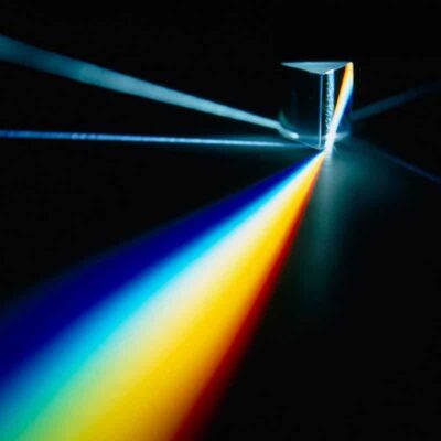 Prisme Triangulaire Lumineux en Cristal de Couleur Arc en Ciel - Objet Déco Insolite - deco scientifique