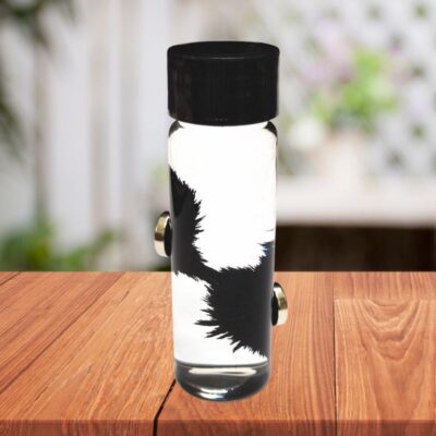 Ferrofluid In A Bottle, Ferrofluid in der Flasche