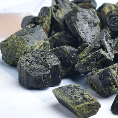 Pierre Tourmaline Verte - Pierres et Minéraux - Science Labs