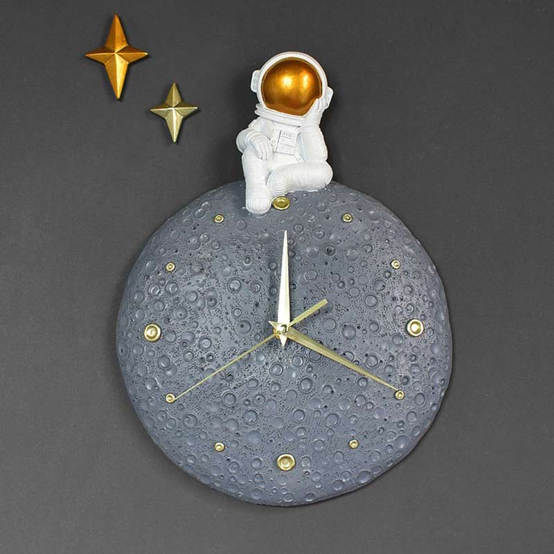 Wanduhr Astronaut auf dem Mond Bild 7