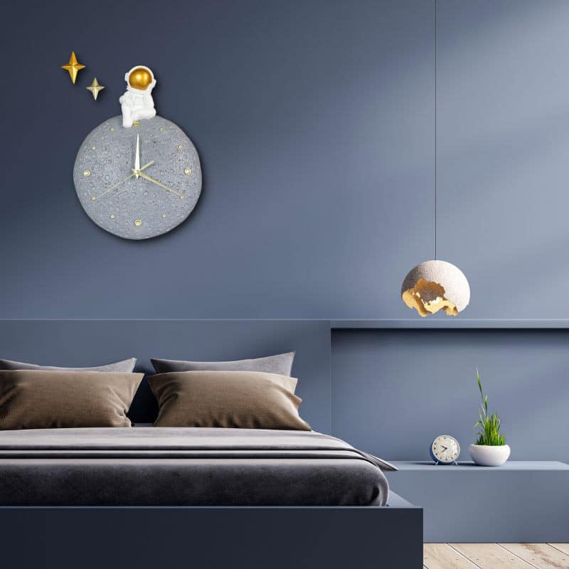 Wanduhr Astronaut auf dem Mond Bild 5