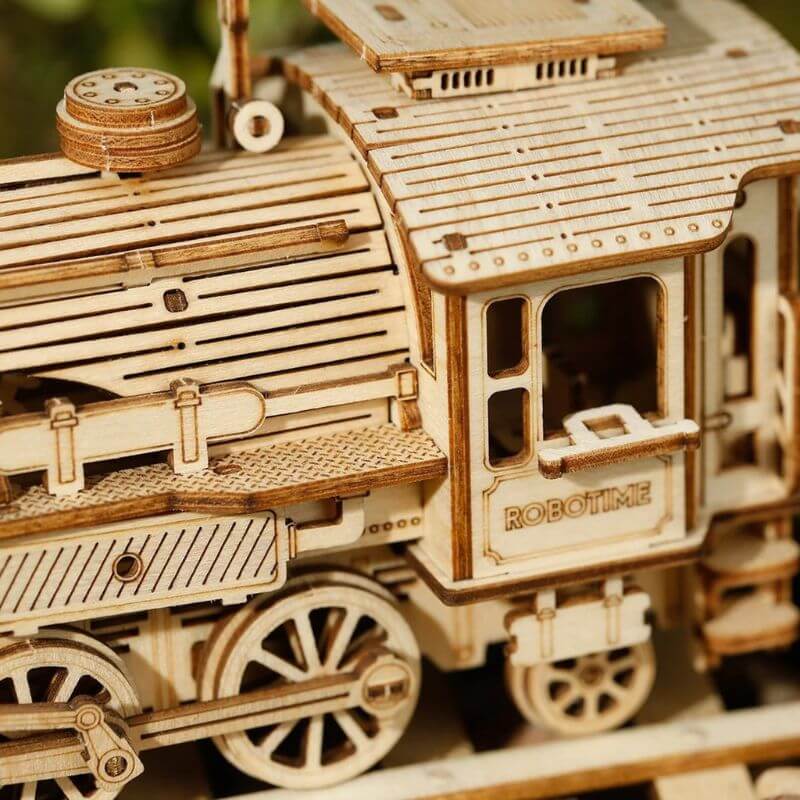 3D Holzpuzzle Lokomotive Bild 2