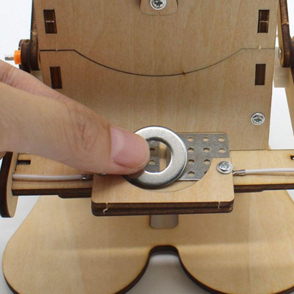 Roboter Spardose Bausatz Bild 6